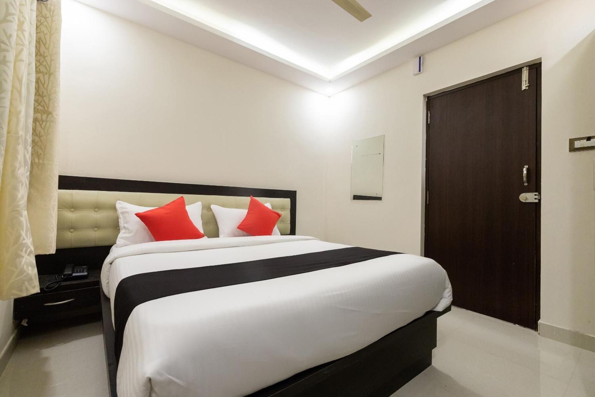 Super Capital O Choice Regal Suites Near Ragigudda Sri Prasanna Anjanayeswamy Temple Bangalore Exteriör bild